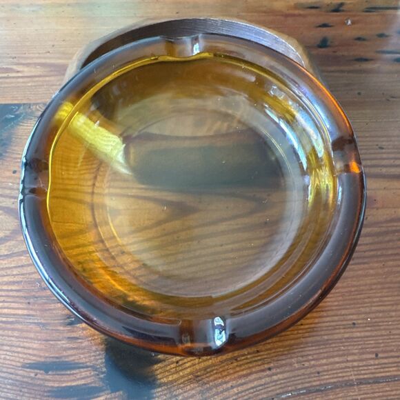 Vintage 1970s Cigar Ashtray Amber Glass 4 Finger Insert  7.5" Octagon Wood Base - Picture 8 of 10